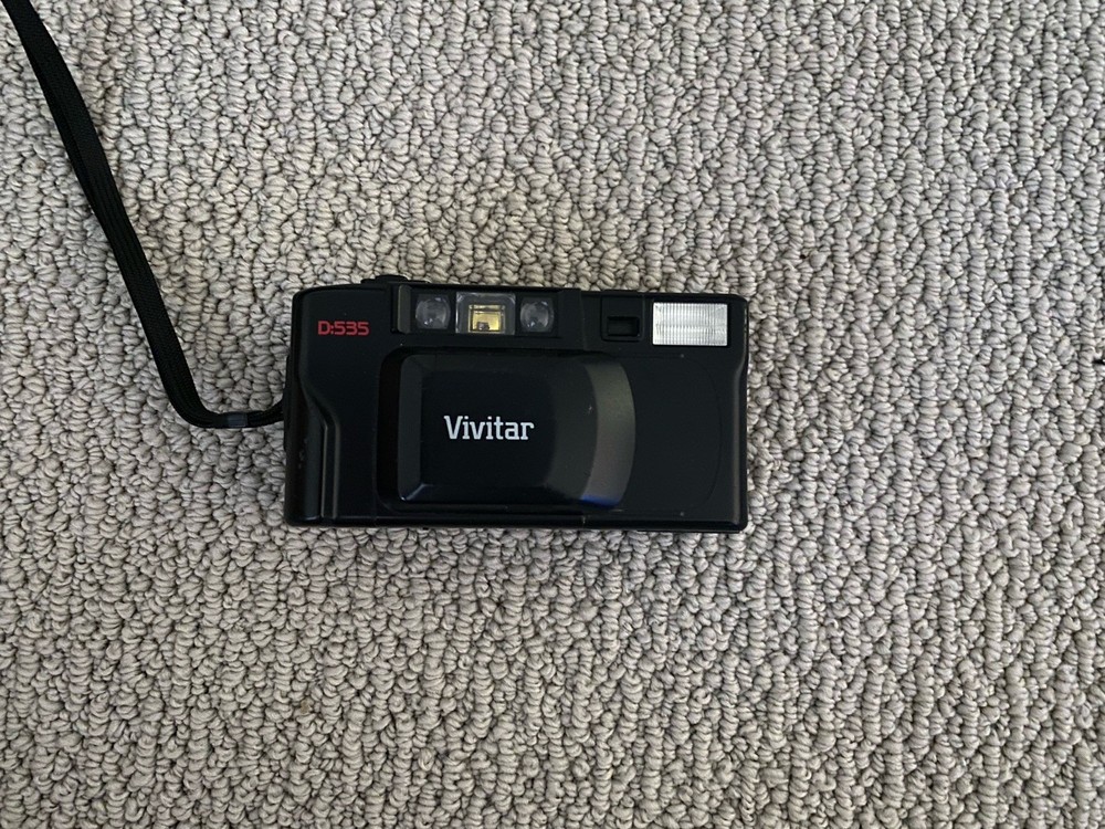 Vivitar D535 DX 35mm Film Camera Flash Auto Focus point and shoot  Black 1:3.8