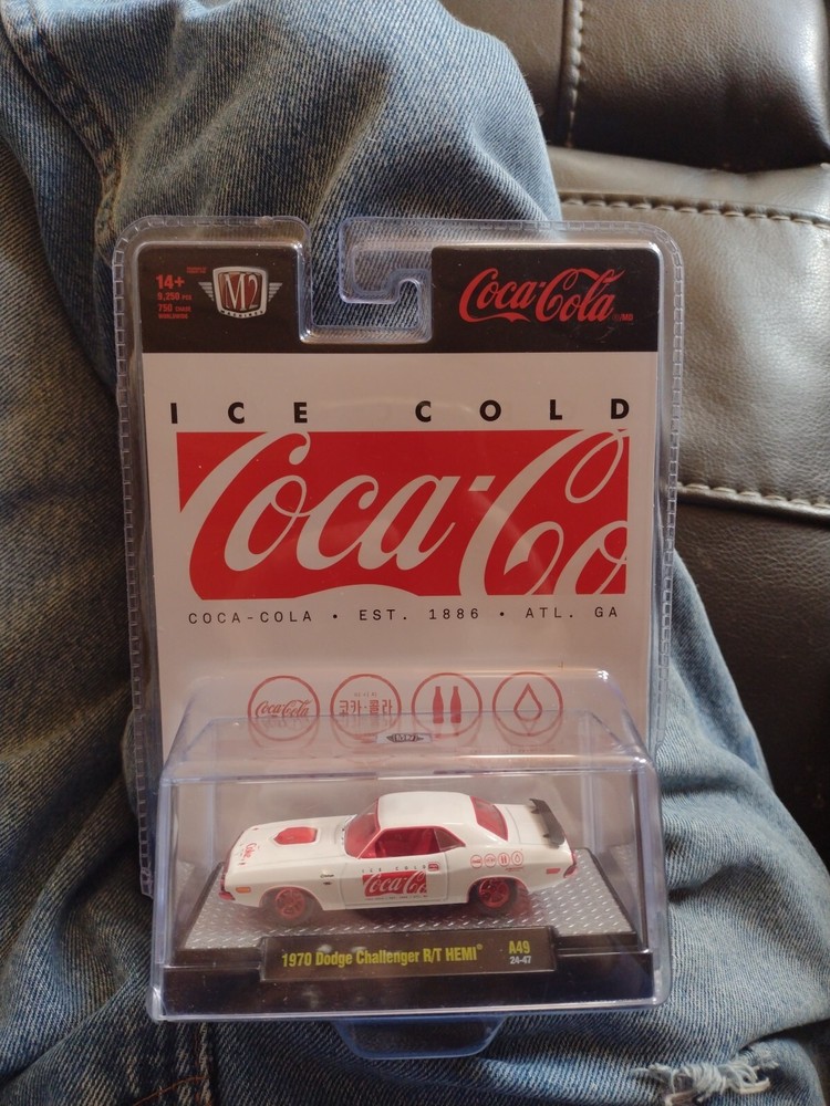 M2 Chase Coca-Cola 1970 Dodge Challenger R/T HEMI 1 of 750 1:64 scale