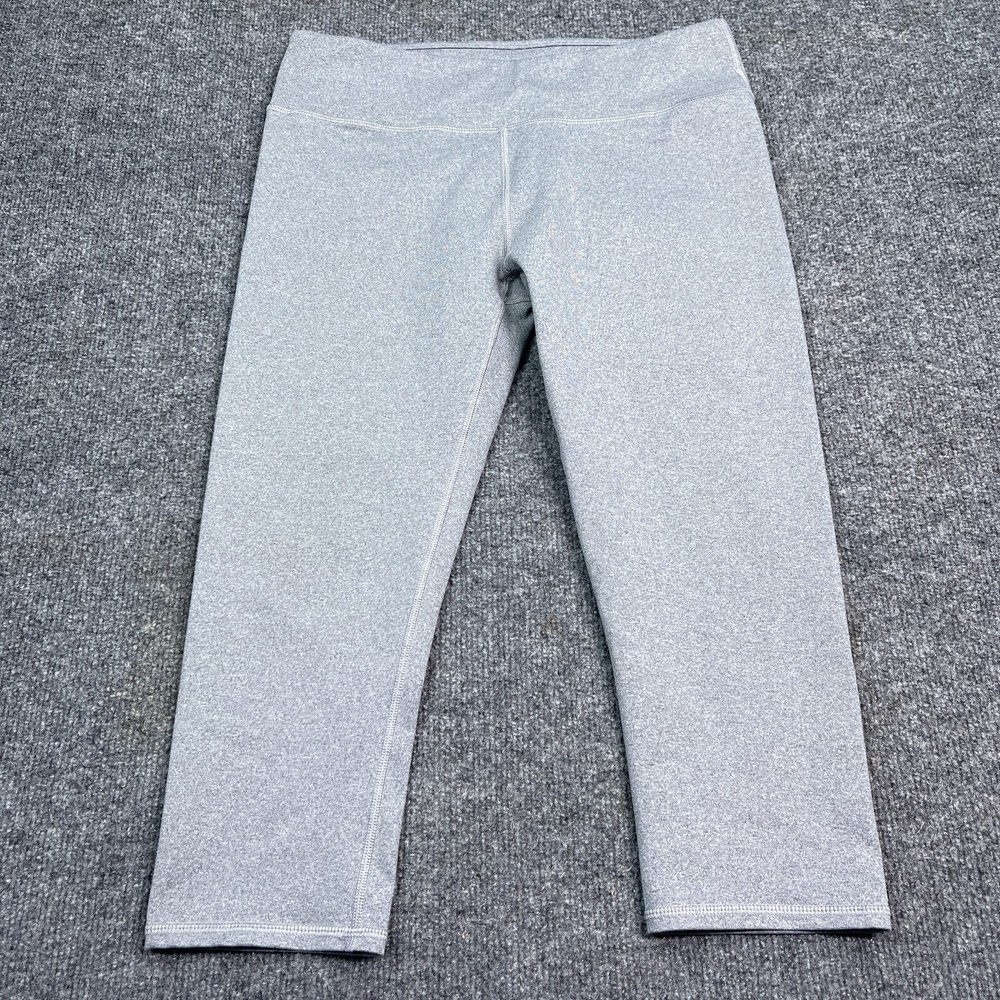 Fabletics Womens Light Gray Cropped Yoga Leggings Medium Athletic Activewear