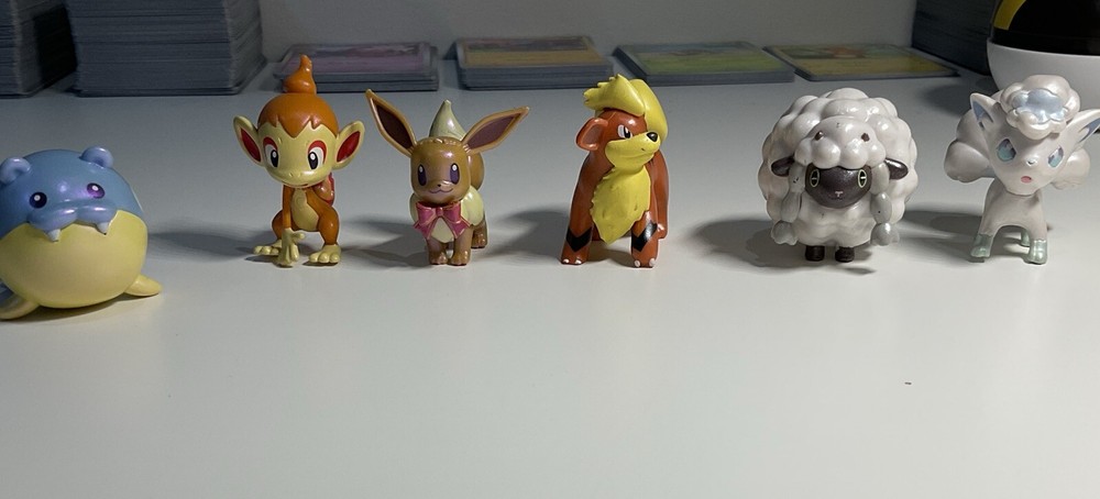 Pokémon Pearlescent Figures