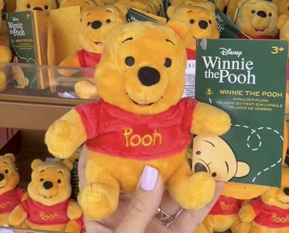 Disney Parks Winnie The Pooh Shoulder Pal Plush Magnetic Doll New 2026