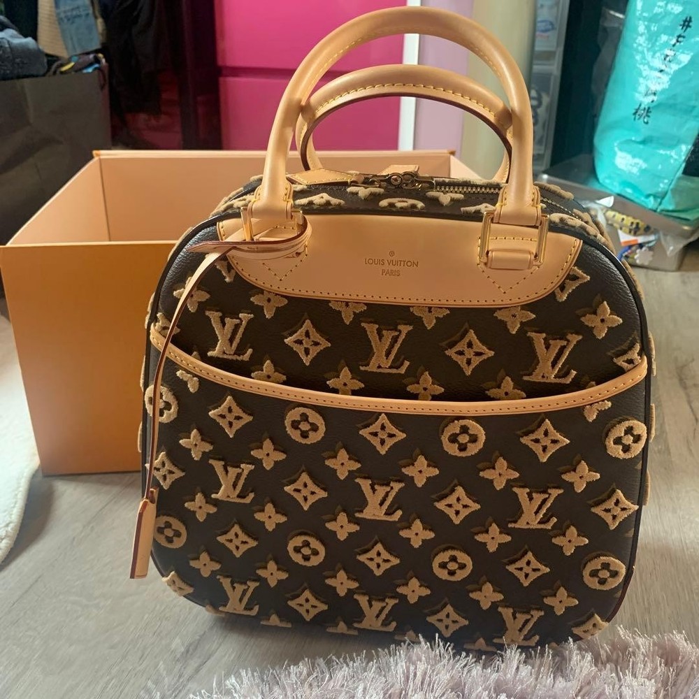 Louis Vuitton Limited Edition Monogram 387008