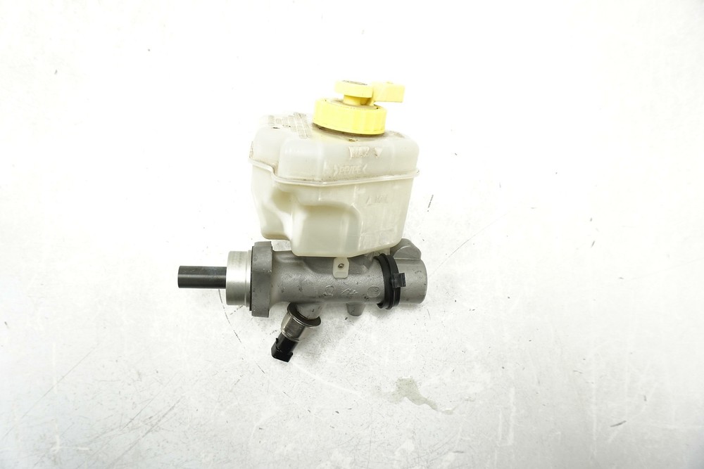 2005 Porsche Cayenne Brake Master Cylinder Used OEM