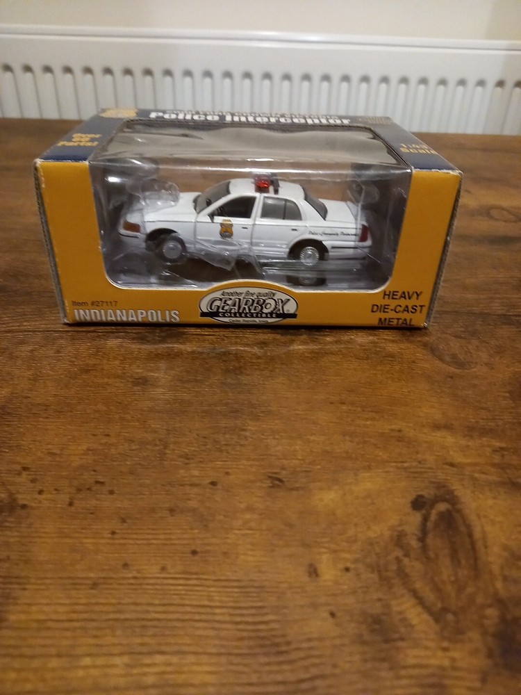 GEARBOX Collectible 27117 2000 Ford Crown Victoria IndyPolice Interceptor
