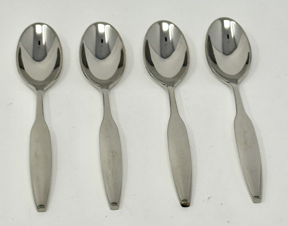 Oneida Wedgwood Pose Set of 4 Coffee Spoons 5 7/8