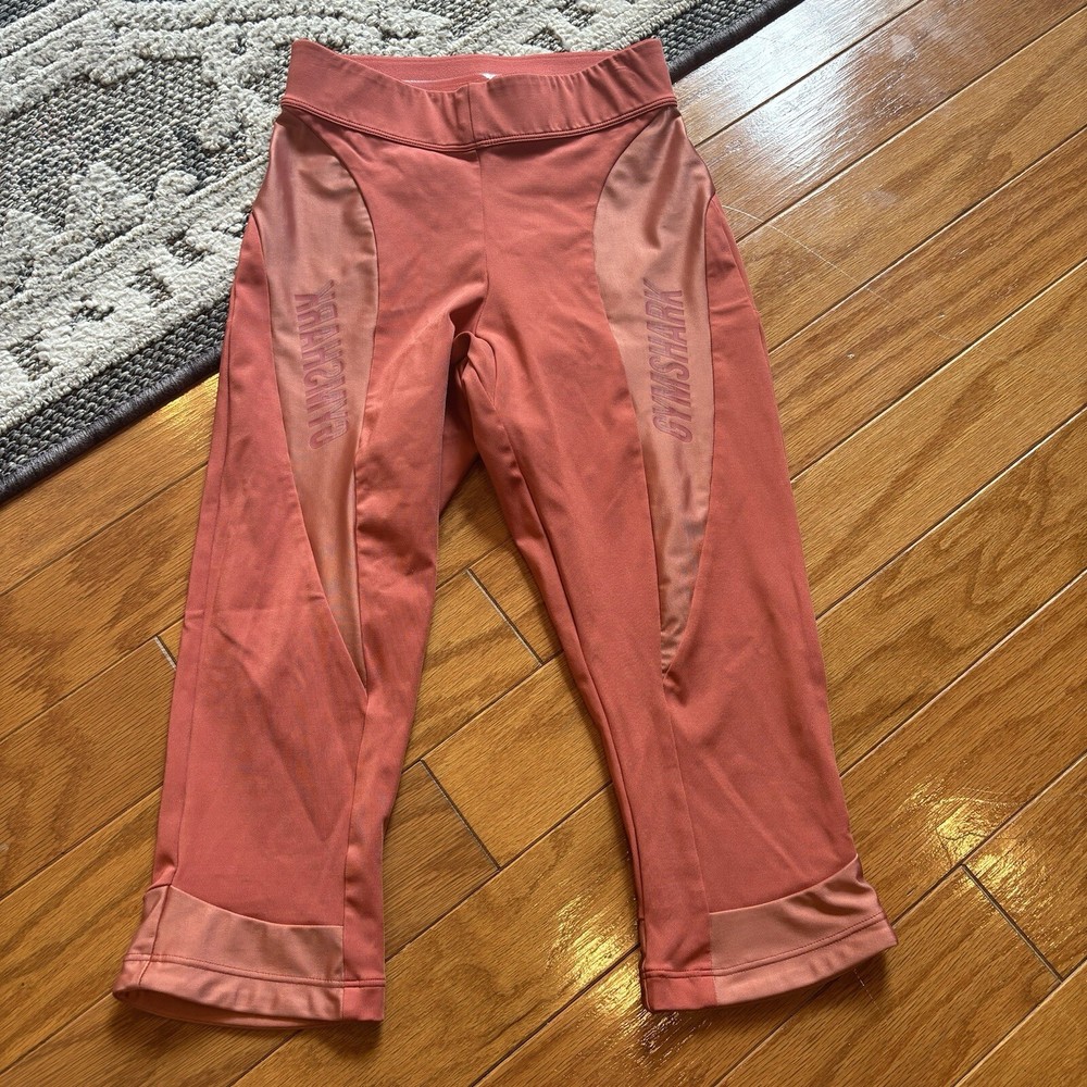 Gymshark Coral Capri Leggings for Women Size Small - Workout & Yoga