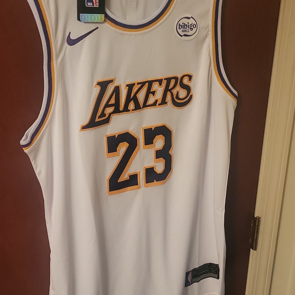 Nike Los Angeles Lakers LeBron James #23 NBA Basketball Jersey White