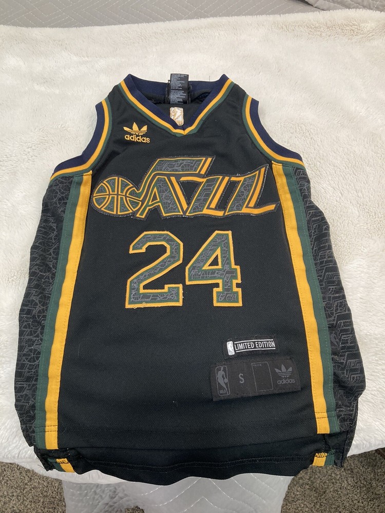 Limited Edition Ronnie Millsap Basketball Jersey!! Size 8 In Kids