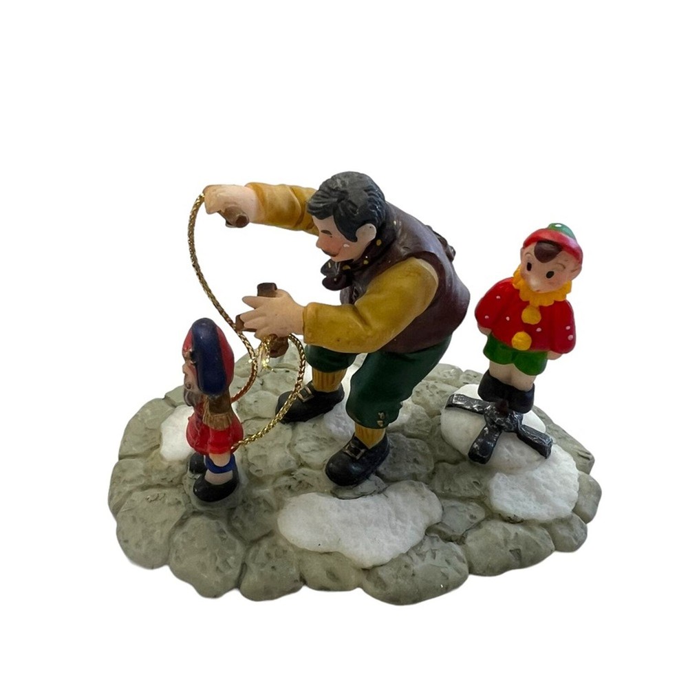 Members Mark 2005 Christmas Village Puppet Master Set with Holiday Puppets-image