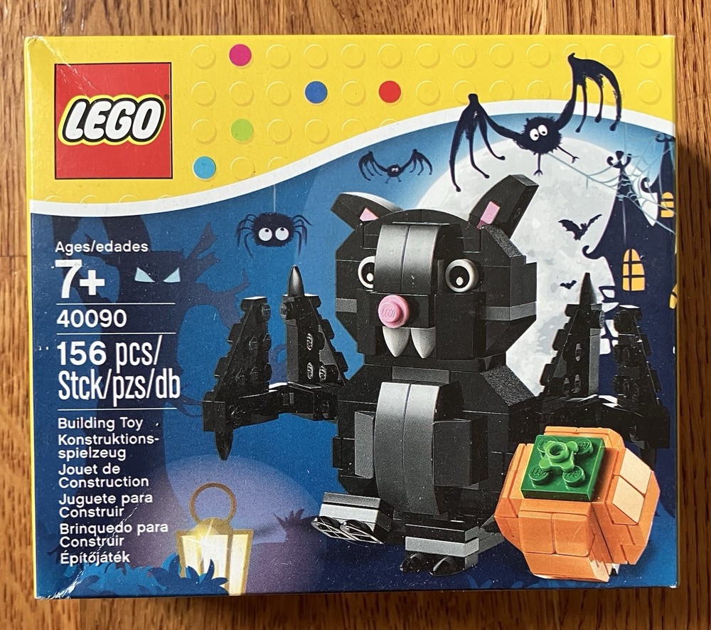 LEGO Halloween Bat Building Kit 40090 Seasonal Set-image