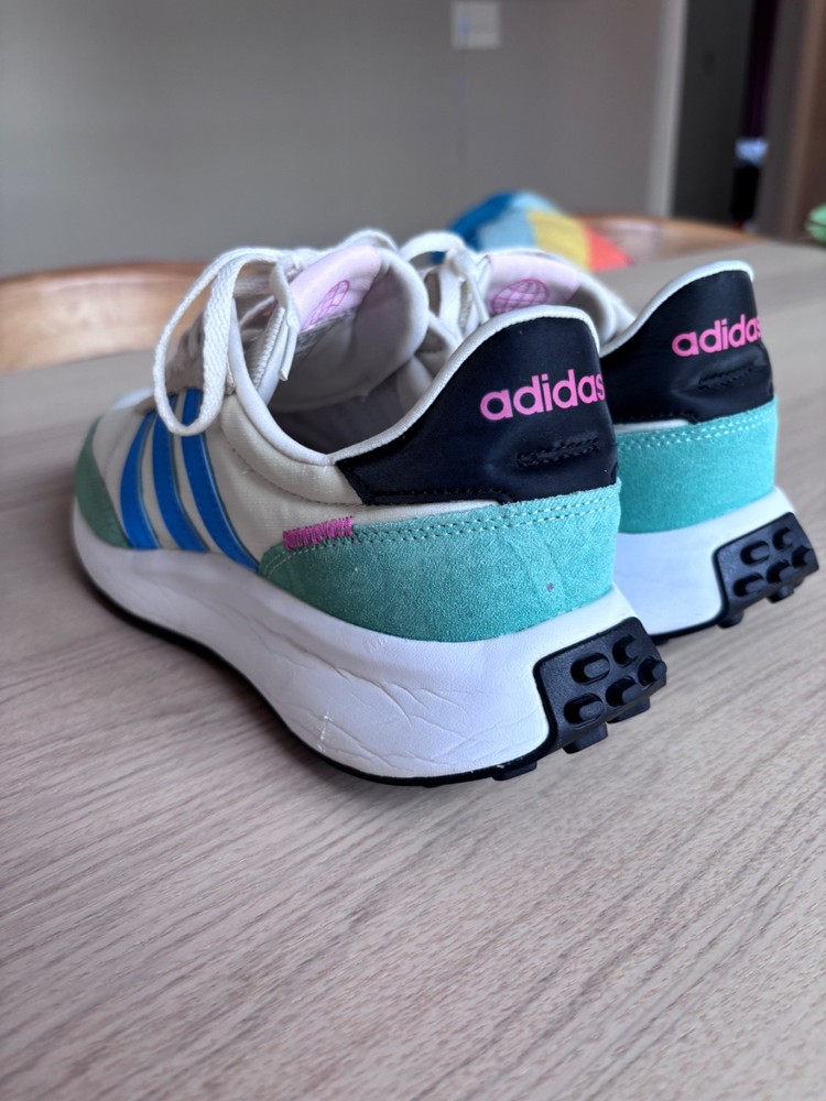 Adidas Women's 70s White Retro F2 Running or Casual Sneaker Shoes - Size 9
