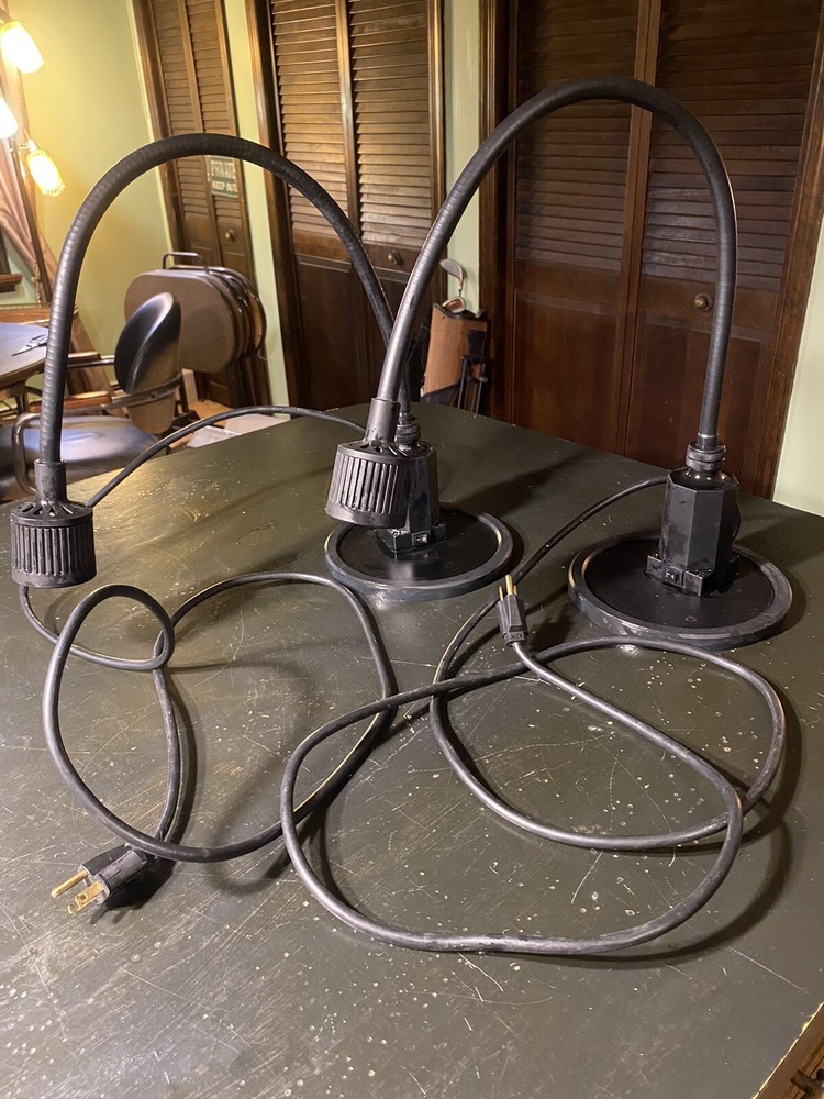 2 VTG Levenger Sunnex Series 700 Black Table 34”Gooseneck Halogen Lamps READ