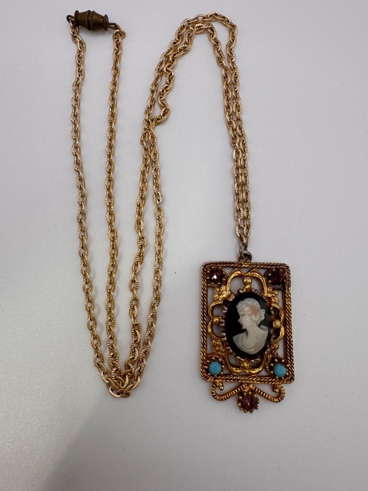 Vintage Cameo Pendant Necklace Gold Tone Filigree Rhinestone 28” Resin