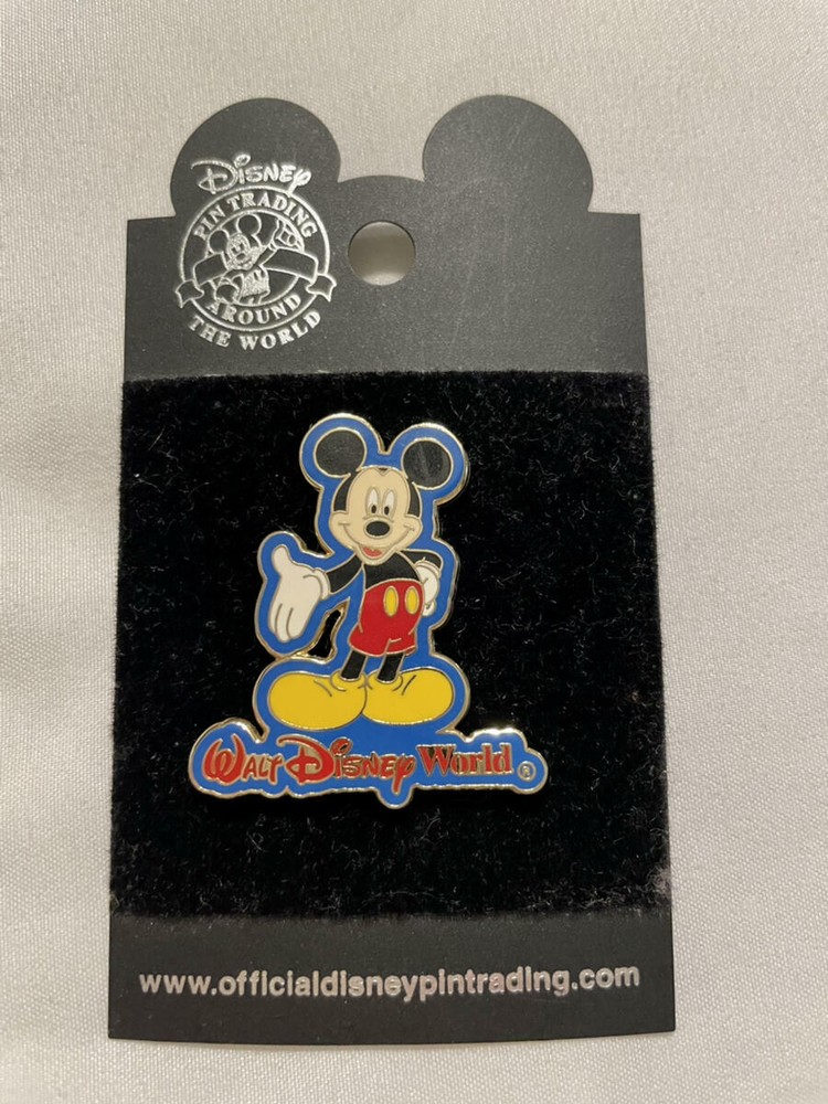 Walt Disney World Mickey Mouse Park Souvenir Pin Trading New on Card  