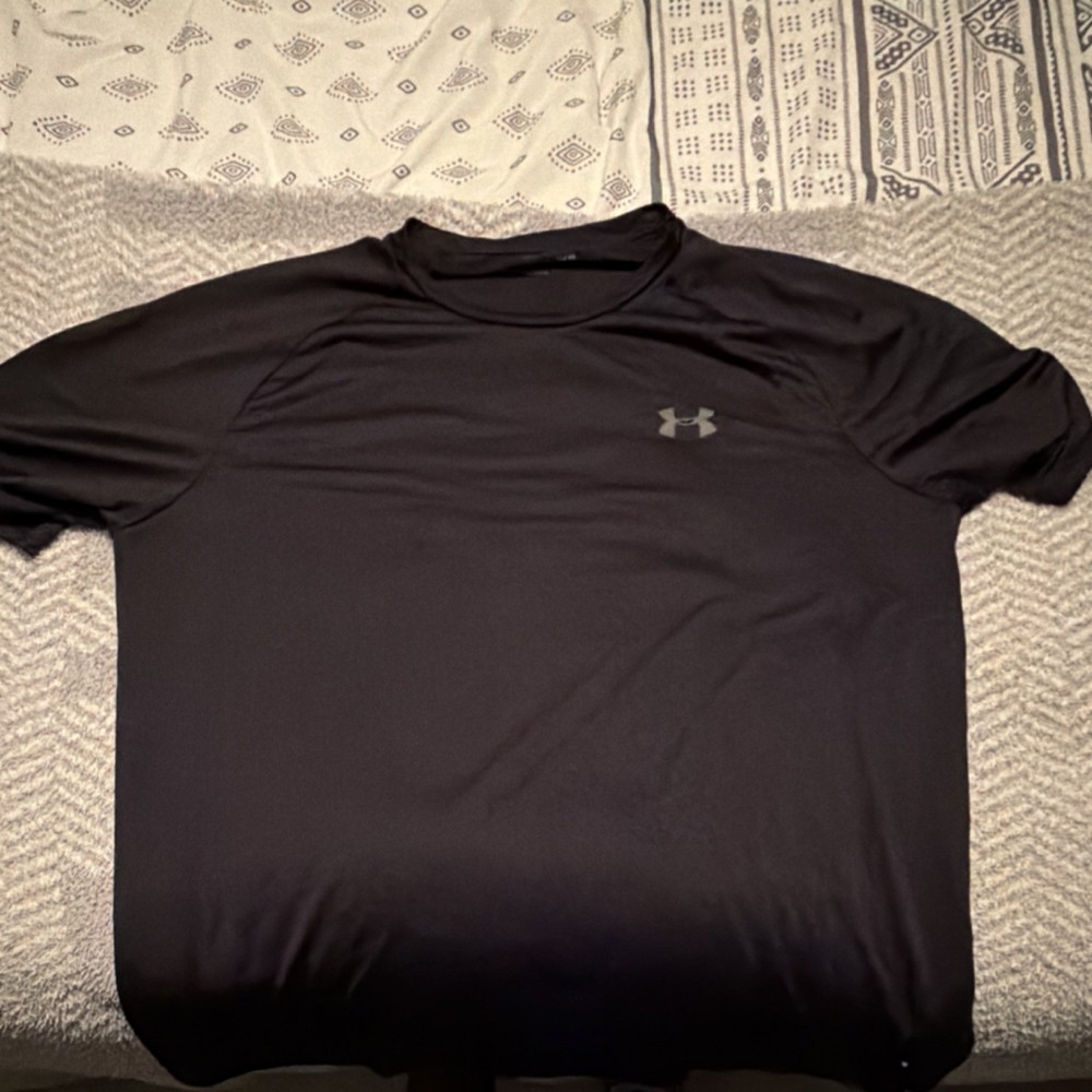 Under Armour Men's Black XL Regular Fit Lightweight Basic Crew Neck Tech Tee