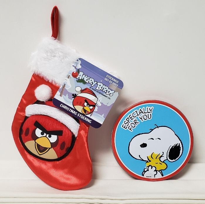 SNOOPY Gift Card HOLDER TIN, New/IMPERFECT & Angry Birds MINI STOCKING 6.5