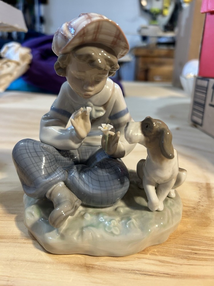 Lladro 5.450 Porcelain Figurine Boy Picking Daisy