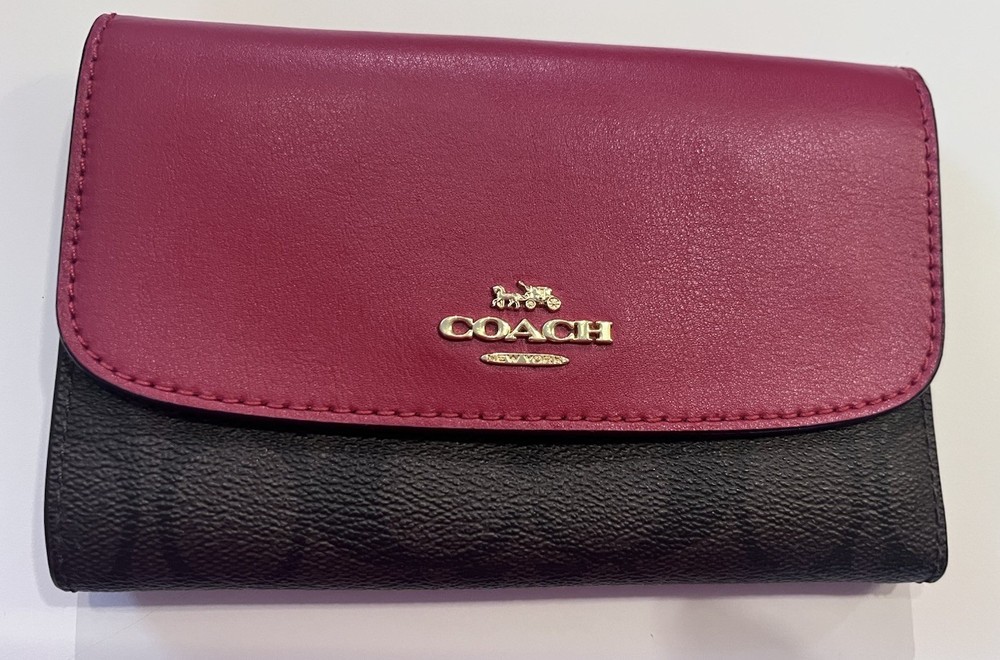 COACH Trifold Leather Wallet with Signature Logo in Beige & Red Canvas