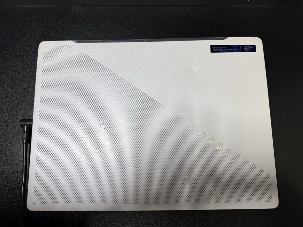 ASUS ROG Zephyrus G14, Ryzen 9 6900HS, 16GB RAM, 1TB SSD