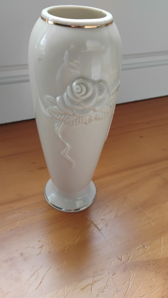Elegant Mother's Day Lenox Rose Bud Vase with 24k Gold Trim & Embossed Flowers 7.25