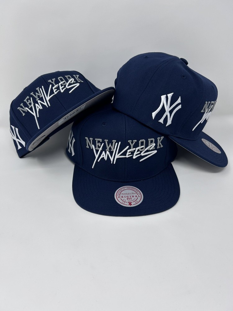 MLB Mitchell & Ness Team Tagged New York Yankees SnapBack Cap