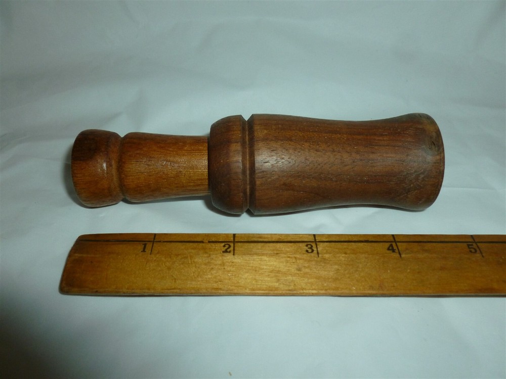 Vintage 4-3/4 Inch Wood Unbranded Duck Call  Lot 9-361