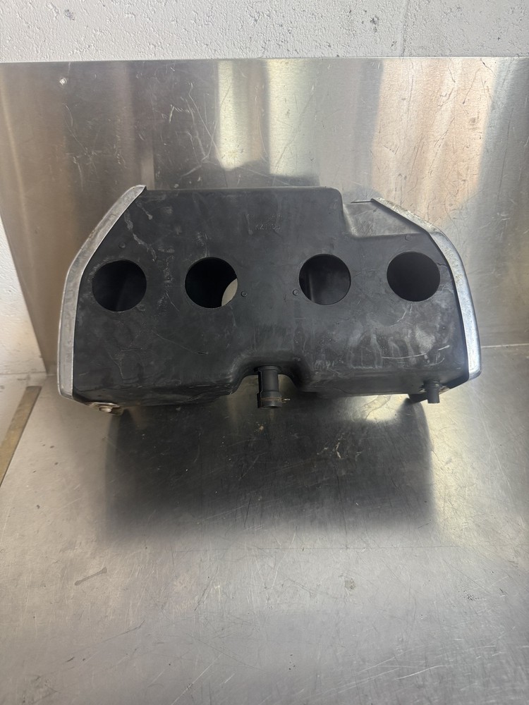 Kawasaki GPZ1100 GPZ 1100 Airbox Air Box Filter Housing Inlet