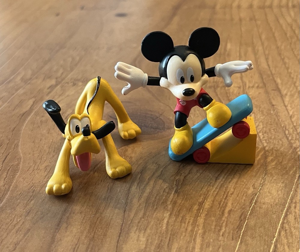 Disney Mickey Mouse Skateboarding Half Pipe & Playful Pluto Figures Collectible