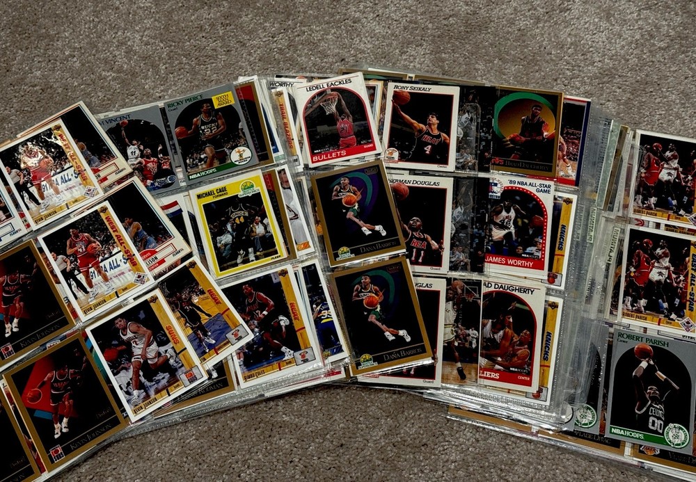 Early 90s NBA Card Lot Of 28 Sleeves. 460+ Cards. Fleer, NBA Hoops , Skybox, UD