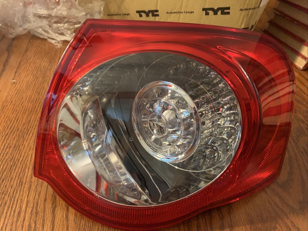 TYC 11-11867-00-2 Combination Rearlight for VW