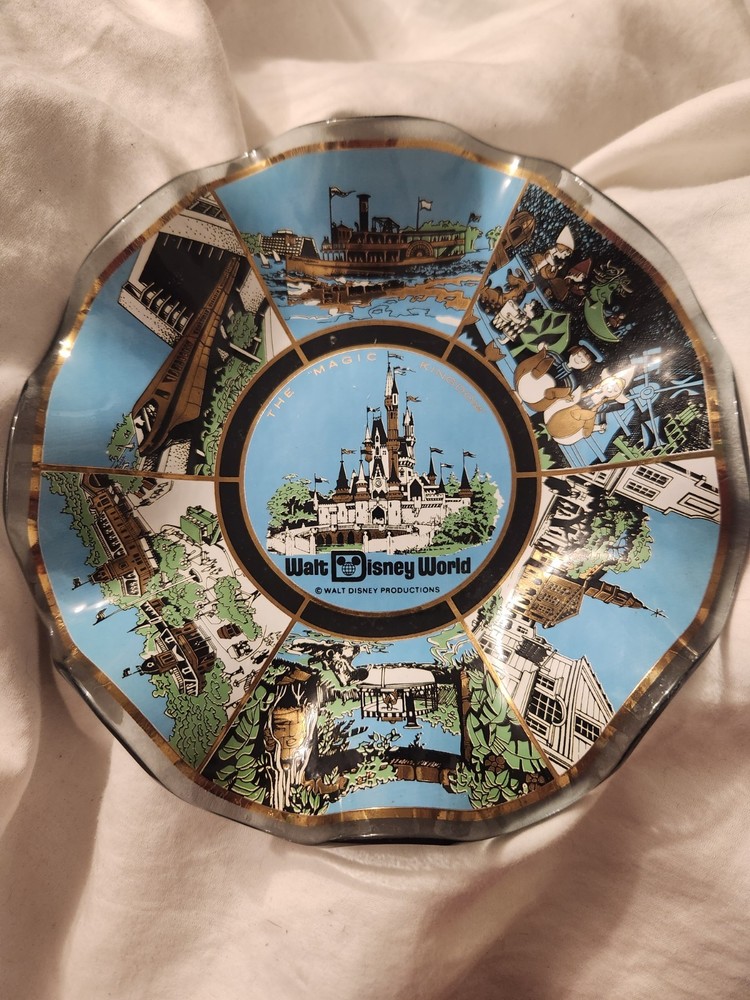 VINTAGE 1960-70S WALT DISNEY WORLD MAGIC KINGDOM CANDY DISH
