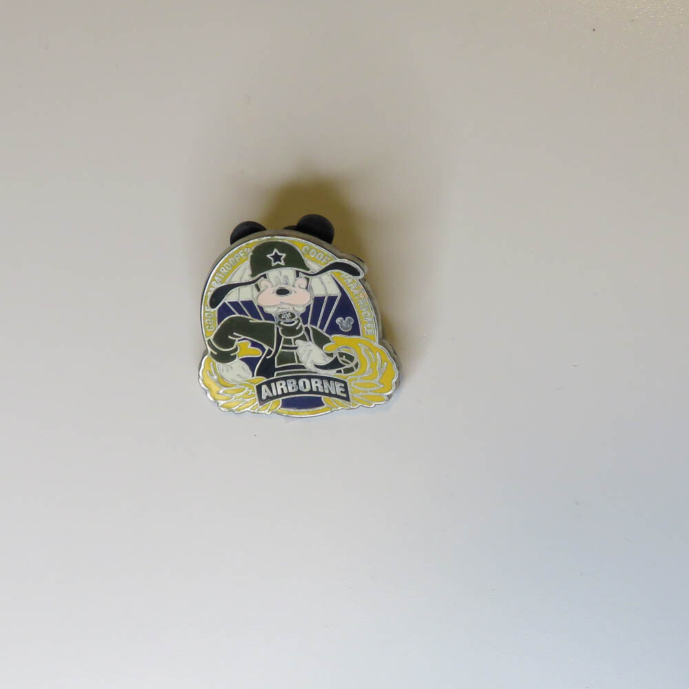 GOOFY DISNEY PIN AIRBORNE PARATROOPER