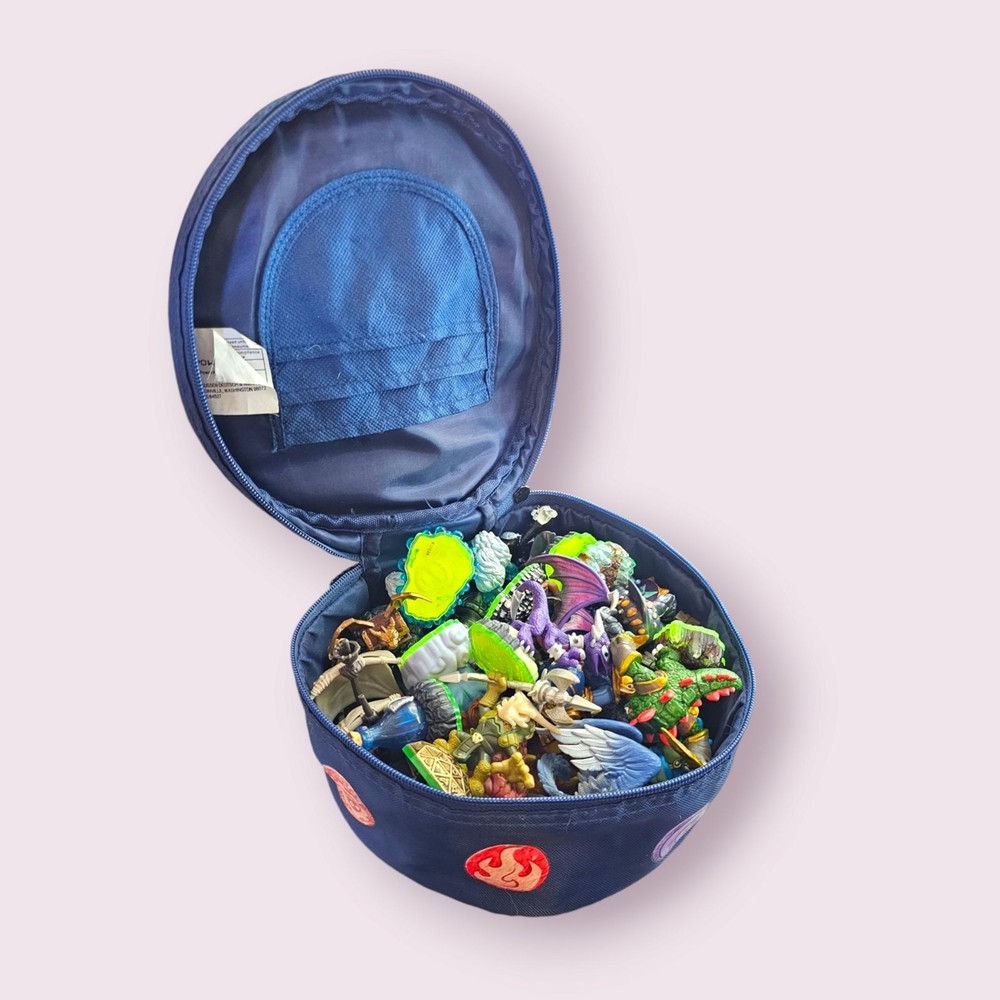 Skylanders Case and figure bundle