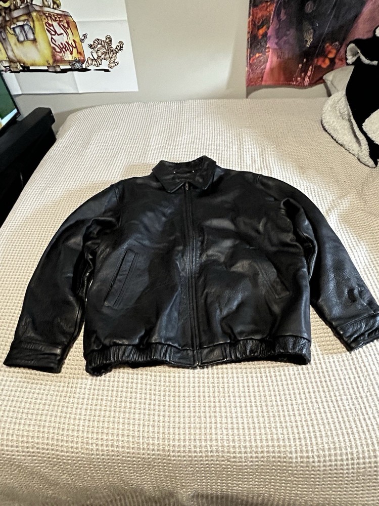 St. Johns Bay Mens Genuine Leather Bomber Biker Jacket Size Large with Quilted Lining