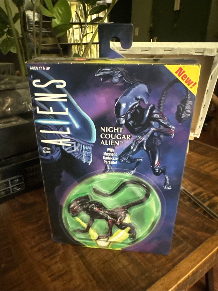 NECA Kenner Tribute Night Cougar Alien Action Figure 7-Inch Scale