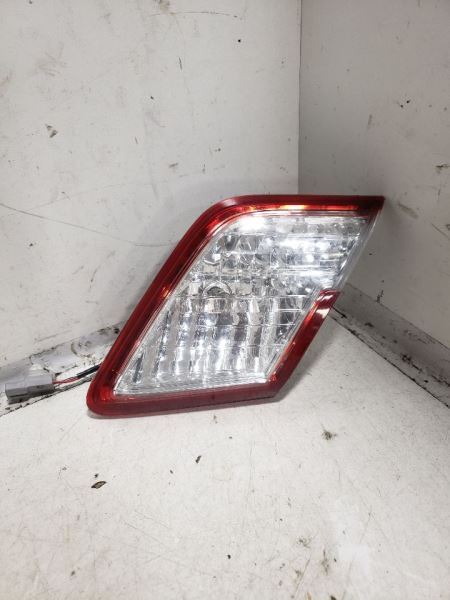 07-09 Camry Passenger Tail Light Red Outline Decklid Mounted 734926