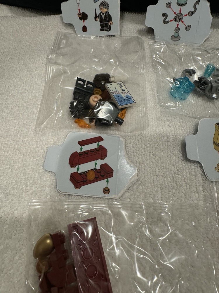 LEGO Harry Potter Golden Egg Advent Calendar 2020 with 4 Sealed Minifigure Bags