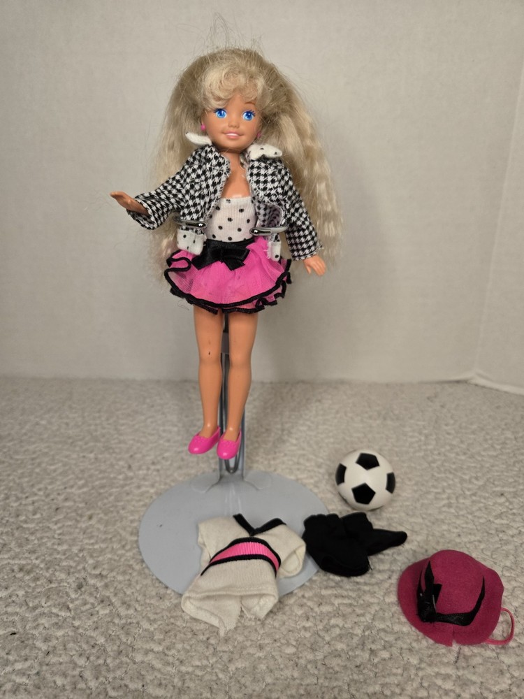 1992 Party N Play Stacie Littlest Sister Of Barbie Doll With Two Outfits & Ball
