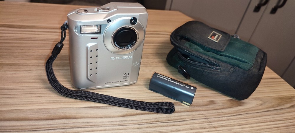 Fujifilm MX-2700 2.3MP Digital Camera in Silver - Compact & Retro Design