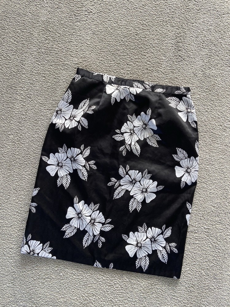 Ladies Principles Black/white Floral Satin Look Straight Skirt Size 10 Petite