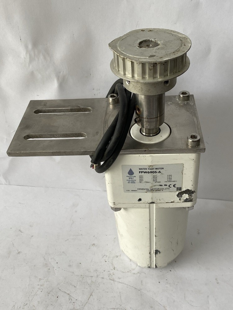 ORIENTAL MOTOR FPW690S-6  MOTOR Water Tight 3 Phase