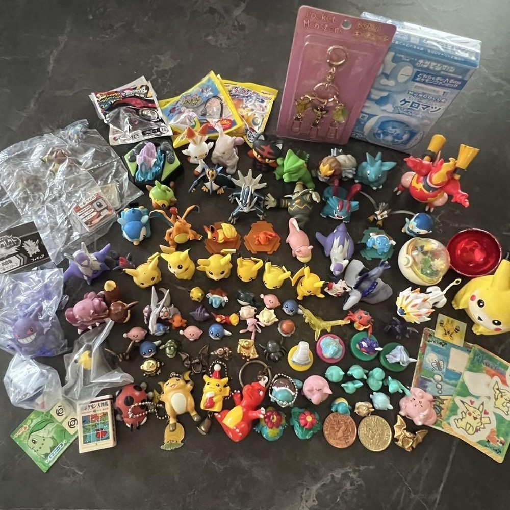 Pokemon Figure Lot Pikachu Charizard Suicune Poliwag Toys Keychains Bulk Used