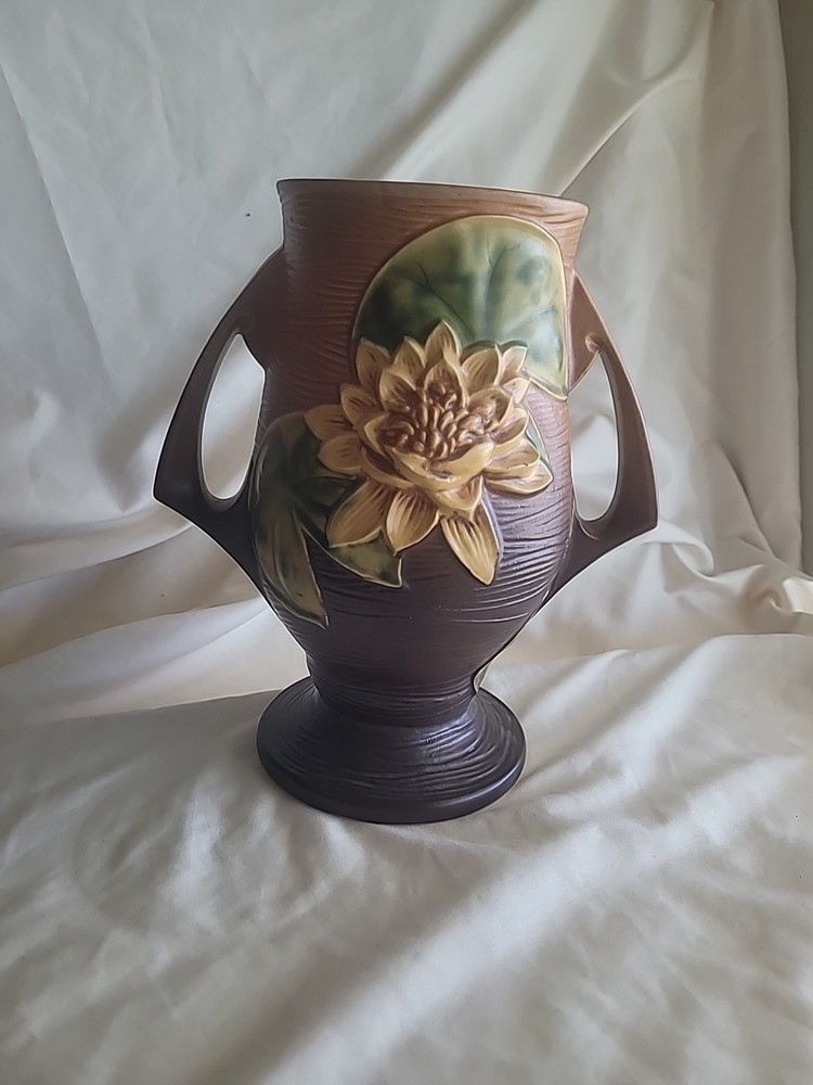 Roseville Pottery Water Lilly 78 -9