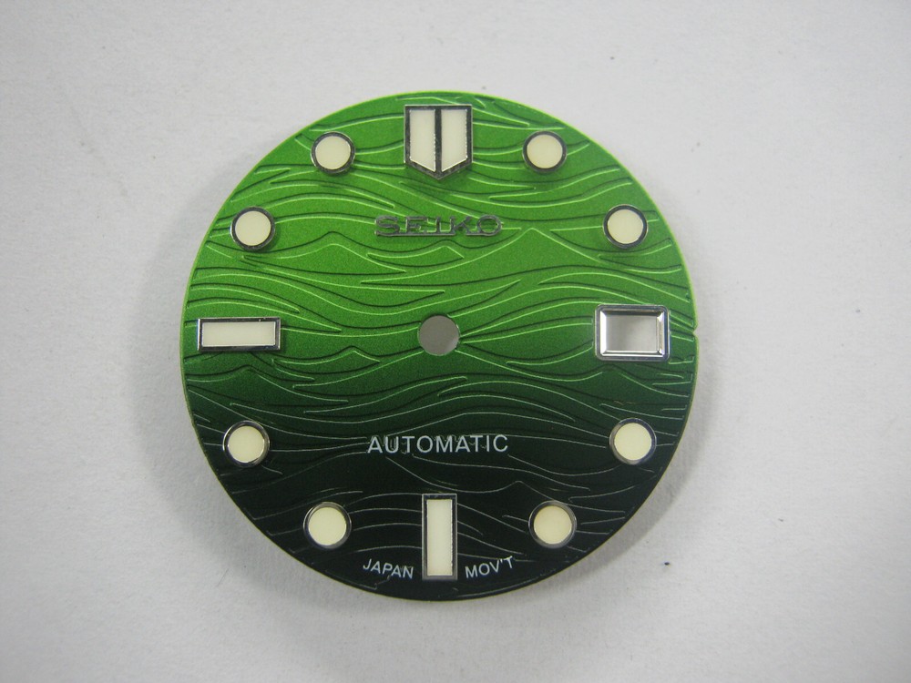 New Replacement Wave Textured Green Black Dial Date 200m for Seiko 7S26 NH35