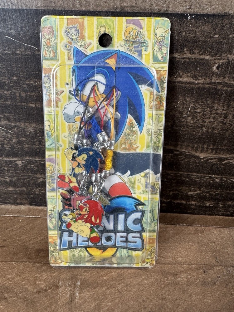 Vintage Sonic the Hedgehog Sonic Heroes Keychain Japanese Version