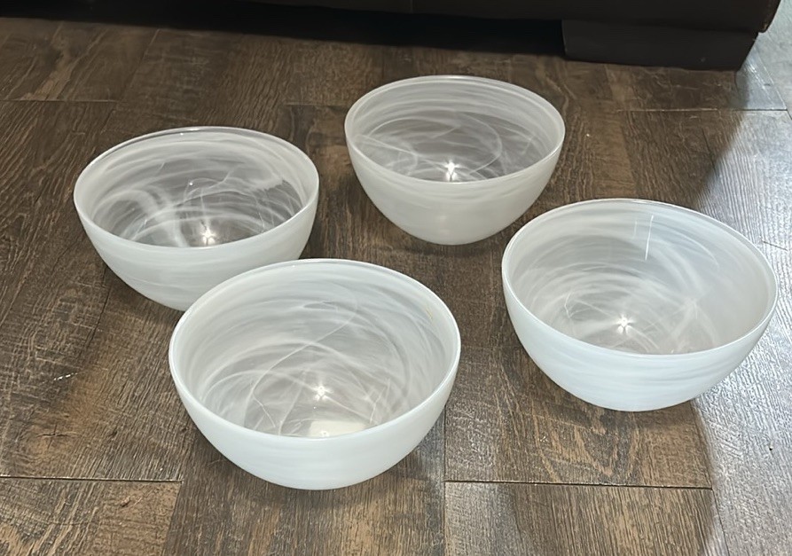 Pier 1 Alabaster White Niveus Swirl Cereal Soup Bowl Set of 4