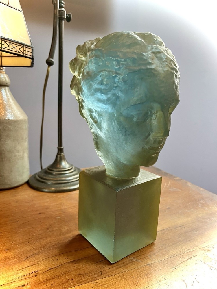 Mid Century Modern Dorothy Thorpe Acrylic Venus de Milo Sculpture Bust