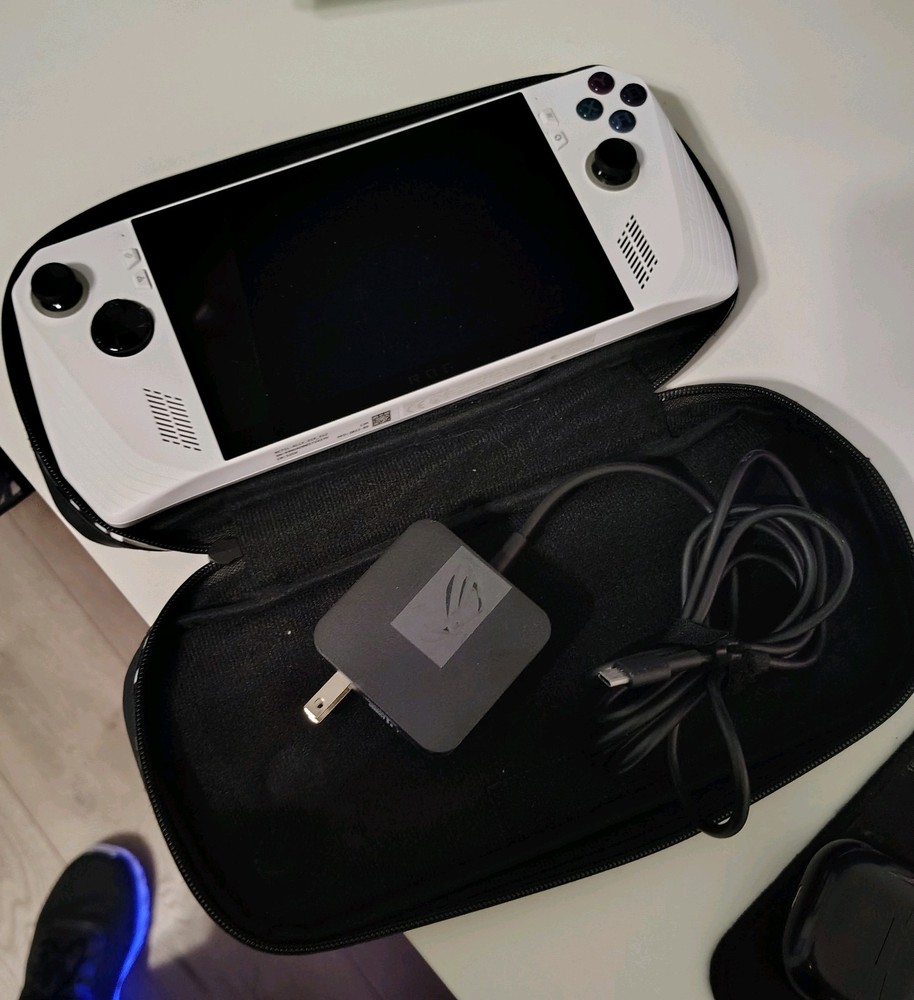 ASUS ROG Ally 7 Handheld Gaming Console 120Hz FHD 512GB White with Charger Case