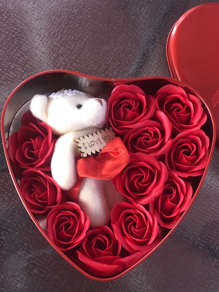 MOTHERS DAY /VALENTINE GIFT BOX WITH PERFUMED SOAP 12 RED ROSES AND TEDDY BEAR-image