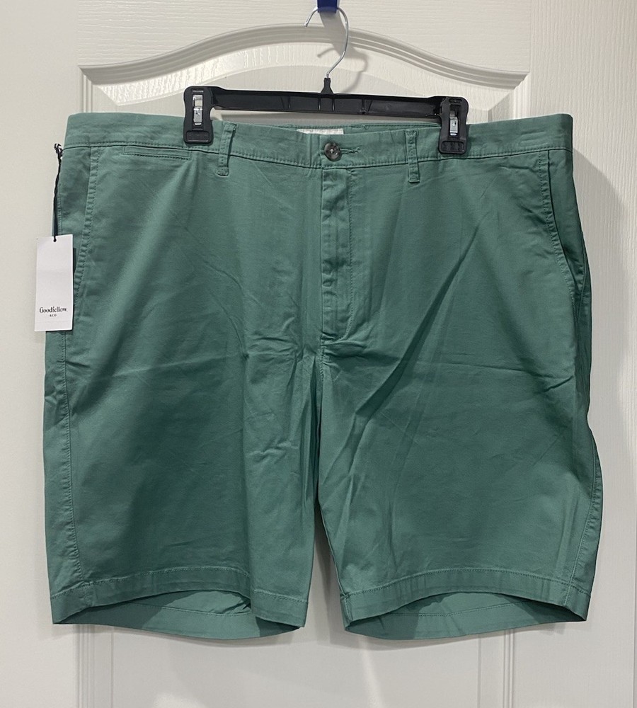 Goodfellow Mens Slim Fit 9-Inch Stretch Shorts Green Size 42 Flat Front Comfort Hip